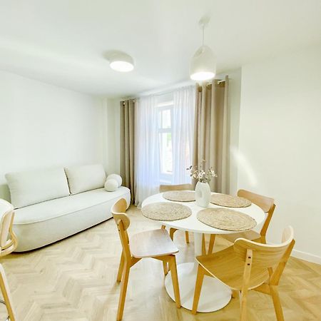 Apartament Bialy Єленя-Ґура Екстер'єр фото